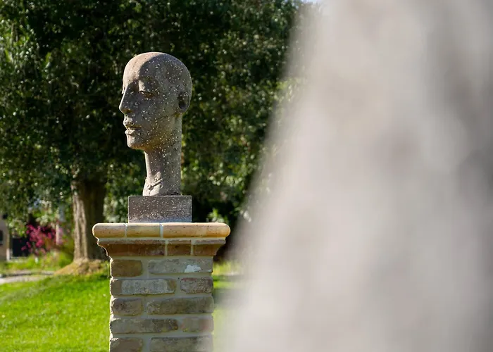 Nike Country Retreat - 6 *